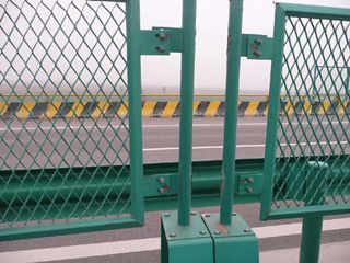 河南郑州防眩网 守护道路安全的绿色屏障